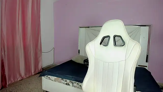 Snapshot of cielooo_ chatting on November 26, 2025, 8:31 pm cielooo online show from November 26, 2025, 8:31 pm