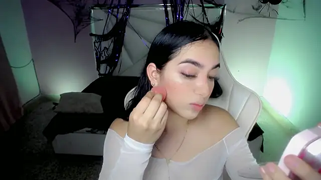 Snapshot of cielooo_ chatting on October 29, 2025, 8:19 pm cielooo online show from October 29, 2025, 8:19 pm