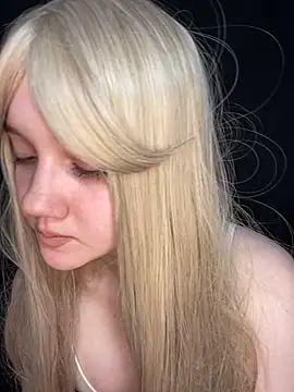 Snapshot of Darling_Bri_ chatting on October 8, 2025, 11:34 am Darling Bri online show from October 8, 2025, 11:34 am