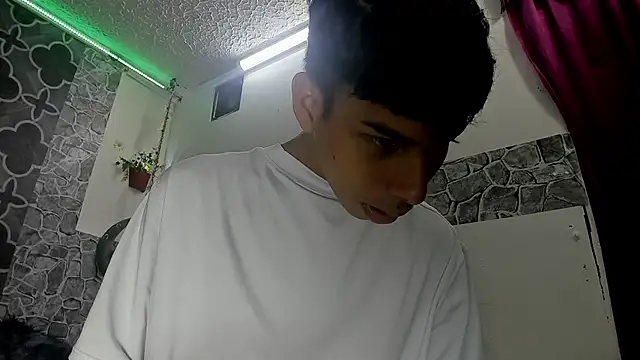 sexyboys cutex18 online show from February 7, 2026, 8:50 pm