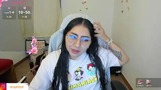 Snapshot of LoveLyy- chatting on November 9, 2025, 4:55 pm LoveLyy- online show from November 9, 2025, 4:55 pm