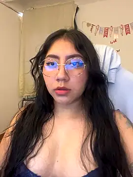 LoveLyy- online show from October 5, 2025, 2:30 pm