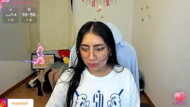 LoveLyy- online show from October 16, 2025, 9:12 pm