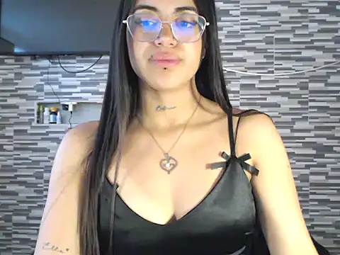Carla Bennett   online show from October 14, 2025, 11:33 am