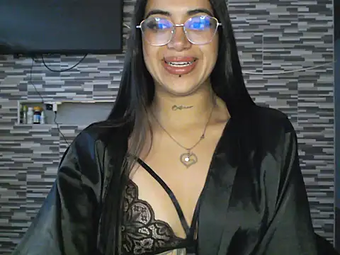 Carla Bennett   online show from October 13, 2025, 11:45 am
