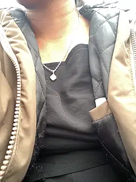 Snapshot of Pii_x chatting on November 16, 2025, 7:57 am Pii x online show from November 16, 2025, 7:57 am