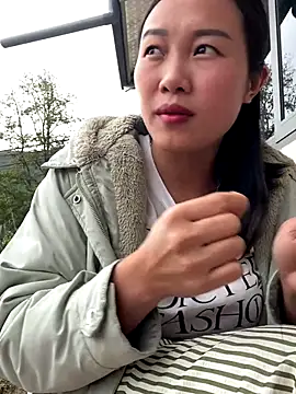 Snapshot of Pii_x chatting on November 7, 2025, 1:43 am Pii x online show from November 7, 2025, 1:43 am