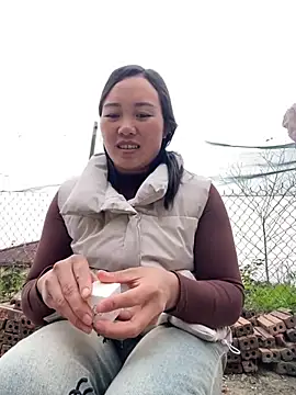 Snapshot of Pii_x chatting on December 4, 2025, 6:45 am Pii x online show from December 4, 2025, 6:45 am