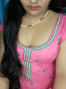 Snapshot of Rashmi_011 chatting on June 20, 2026, 1:32 am Rashmi 011 online show from June 20, 2026, 1:32 am