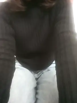 Snapshot of anshika_sharma20 chatting on December 1, 2025, 5:03 pm anshika sharma20 online show from December 1, 2025, 5:03 pm