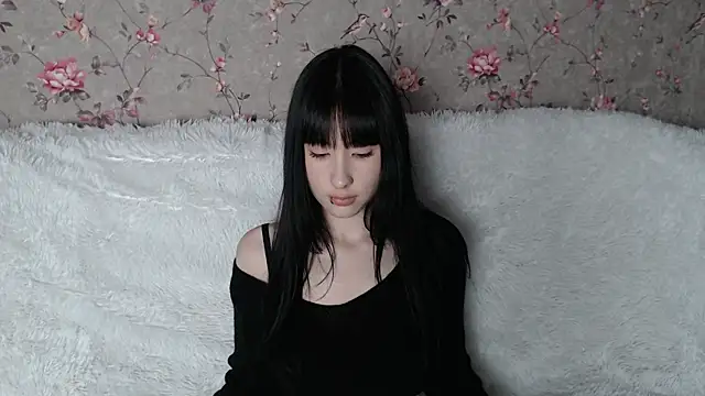 NaemiiBlush online show from April 14, 2026, 3:39 pm