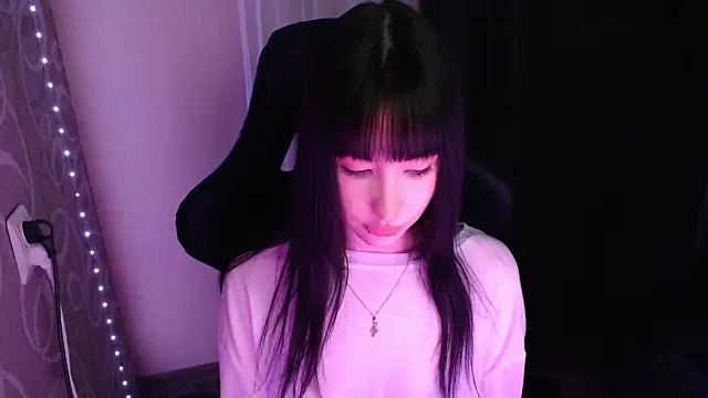 NaemiiBlush online show from December 22, 2025, 4:07 pm