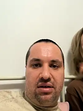 Snapshot of evrythingEverythere chatting on February 2, 2026, 2:43 am evrythingEverythere online show from February 2, 2026, 2:43 am