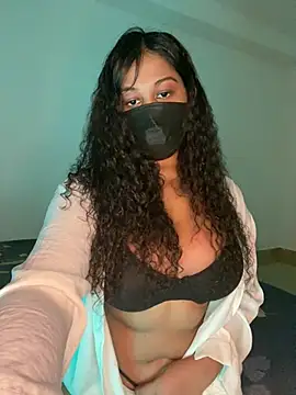 Monica  Bellucci   online show from February 8, 2026, 3:43 pm