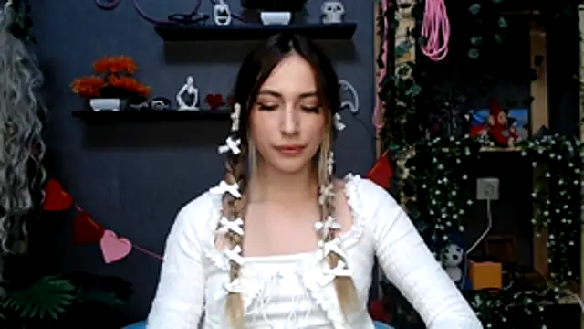 Snapshot of Walleriana chatting on October 25, 2025, 3:45 pm Walleriana online show from October 25, 2025, 3:45 pm