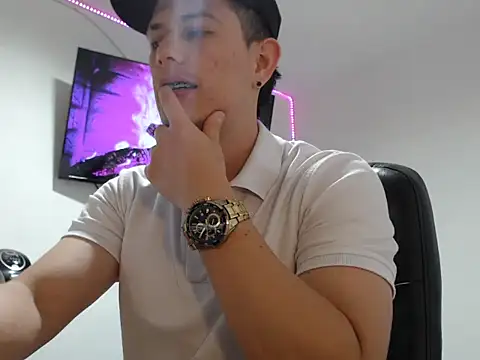 Snapshot of Mylo_smit chatting on October 9, 2025, 5:52 am Mylo smit online show from October 9, 2025, 5:52 am