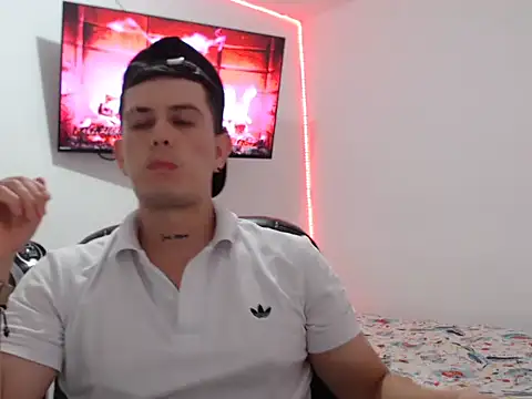 Snapshot of Mylo_smit chatting on October 8, 2025, 4:14 am Mylo smit online show from October 8, 2025, 4:14 am