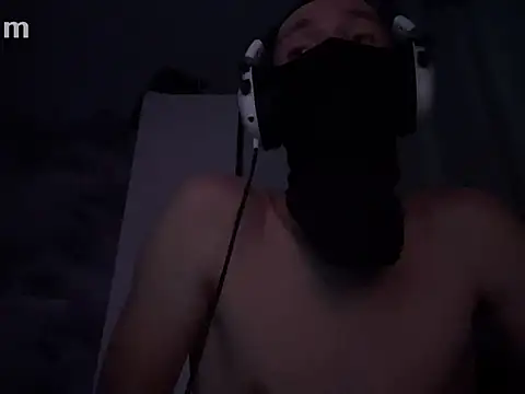 Snapshot of suicdemask chatting on October 5, 2025, 8:32 pm suicdemask online show from October 5, 2025, 8:32 pm