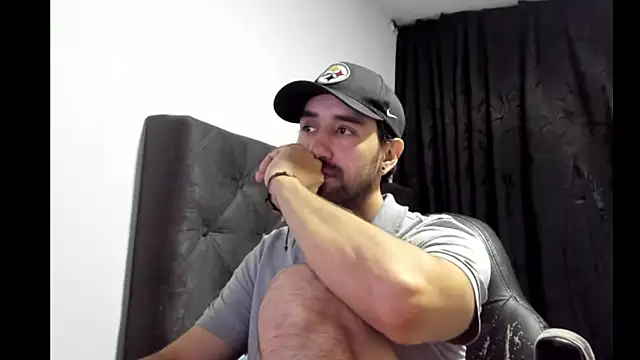 Snapshot of coolfriki chatting on October 28, 2025, 3:18 am coolfriki online show from October 28, 2025, 3:18 am