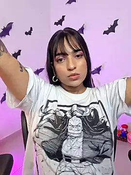 Snapshot of Wildrachel4u chatting on October 23, 2025, 5:17 am Wildrachel4u online show from October 23, 2025, 5:17 am