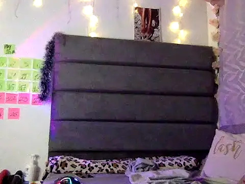 Snapshot of Tina_Dance chatting on December 15, 2025, 7:36 am Tina Dance online show from December 15, 2025, 7:36 am