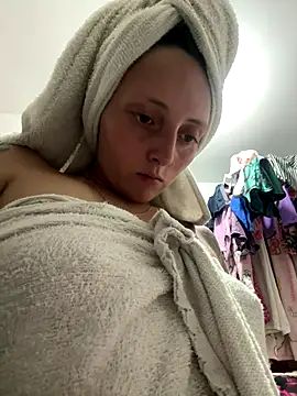 Mia dca online show from October 31, 2025, 11:11 pm