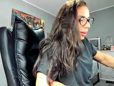 Snapshot of Alesyamuscledoll@xh chatting on November 10, 2025, 6:35 pm Alesyamuscledollxh online show from November 10, 2025, 6:35 pm