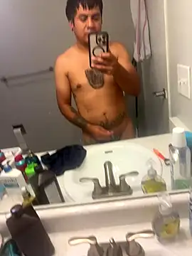 Snapshot of hotvinxxx chatting on October 24, 2025, 8:57 am hotvinxxx online show from October 24, 2025, 8:57 am