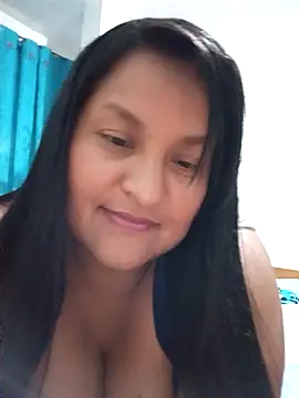 Snapshot of lucia00xx chatting on November 24, 2025, 1:16 am lucia00xx online show from November 24, 2025, 1:16 am