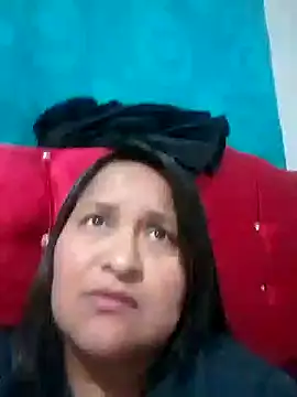 Snapshot of lucia00xx chatting on October 23, 2025, 2:21 am lucia00xx online show from October 23, 2025, 2:21 am