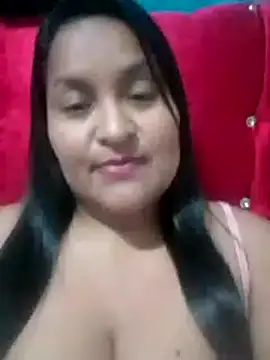 Snapshot of lucia00xx chatting on November 8, 2025, 2:04 am lucia00xx online show from November 8, 2025, 2:04 am