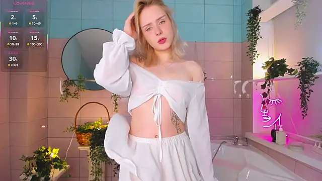 Snapshot of Mol_l_y chatting on November 14, 2025, 2:21 pm Mol l y online show from November 14, 2025, 2:21 pm