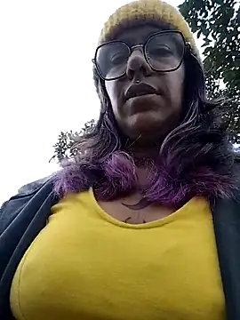 Abby 2-1 online show from November 13, 2025, 9:30 pm