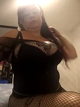 Snapshot of Kamila70 chatting on December 16, 2025, 2:38 am Kamila70 online show from December 16, 2025, 2:38 am