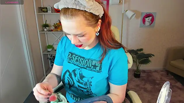 Barbara Mitchel online show from December 3, 2025, 9:42 am