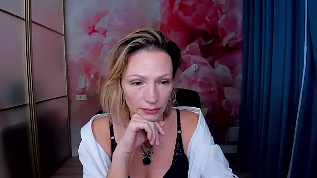 AlinaMoor online show from November 28, 2025, 6:46 am