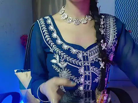 Roiseeee online show from March 14, 2026, 5:13 am