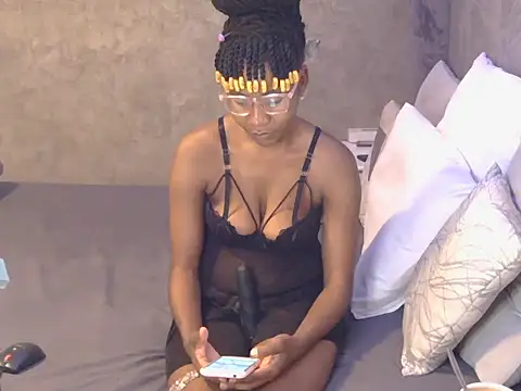 petite queenx online show from October 27, 2025, 10:38 am