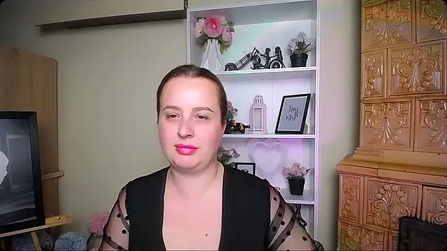 Snapshot of HelenFl chatting on November 24, 2025, 8:03 am HelenFl online show from November 24, 2025, 8:03 am