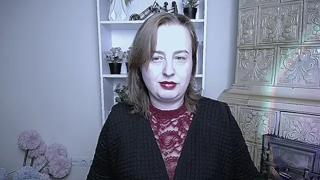 Snapshot of HelenFl chatting on October 13, 2025, 6:48 am HelenFl online show from October 13, 2025, 6:48 am