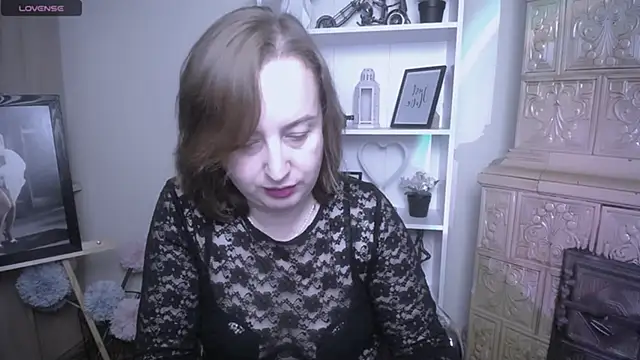 Snapshot of HelenFl chatting on November 4, 2025, 8:07 am HelenFl online show from November 4, 2025, 8:07 am