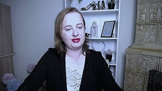 Snapshot of HelenFl chatting on October 11, 2025, 6:47 am HelenFl online show from October 11, 2025, 6:47 am