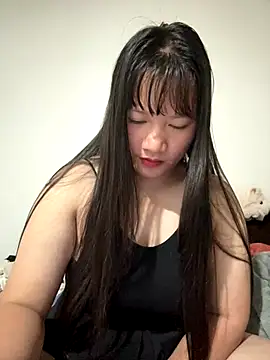 Snapshot of TrangNemo chatting on December 5, 2025, 12:37 pm TrangNemo online show from December 5, 2025, 12:37 pm