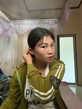 Snapshot of Mylinh- chatting on October 13, 2025, 2:35 am Mylinh- online show from October 13, 2025, 2:35 am