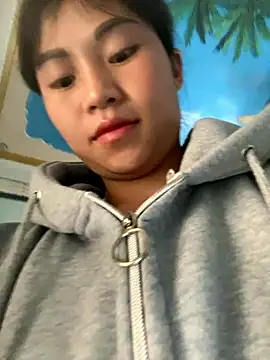Snapshot of Mylinh- chatting on October 19, 2025, 12:02 am Mylinh- online show from October 19, 2025, 12:02 am