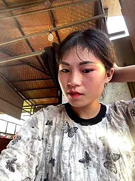 Snapshot of Mylinh- chatting on October 18, 2025, 9:00 am Mylinh- online show from October 18, 2025, 9:00 am