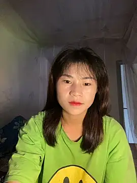 Snapshot of Mylinh- chatting on October 22, 2025, 1:49 am Mylinh- online show from October 22, 2025, 1:49 am