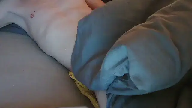 cumer222 online show from October 22, 2025, 4:12 am