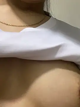 Snapshot of -Harper- chatting on November 15, 2025, 3:49 pm -Harper- online show from November 15, 2025, 3:49 pm