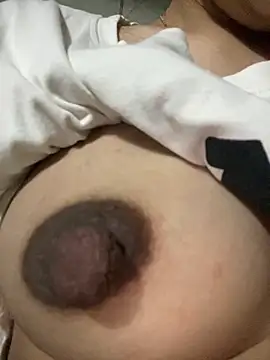 Snapshot of -Harper- chatting on November 11, 2025, 3:01 am -Harper- online show from November 11, 2025, 3:01 am